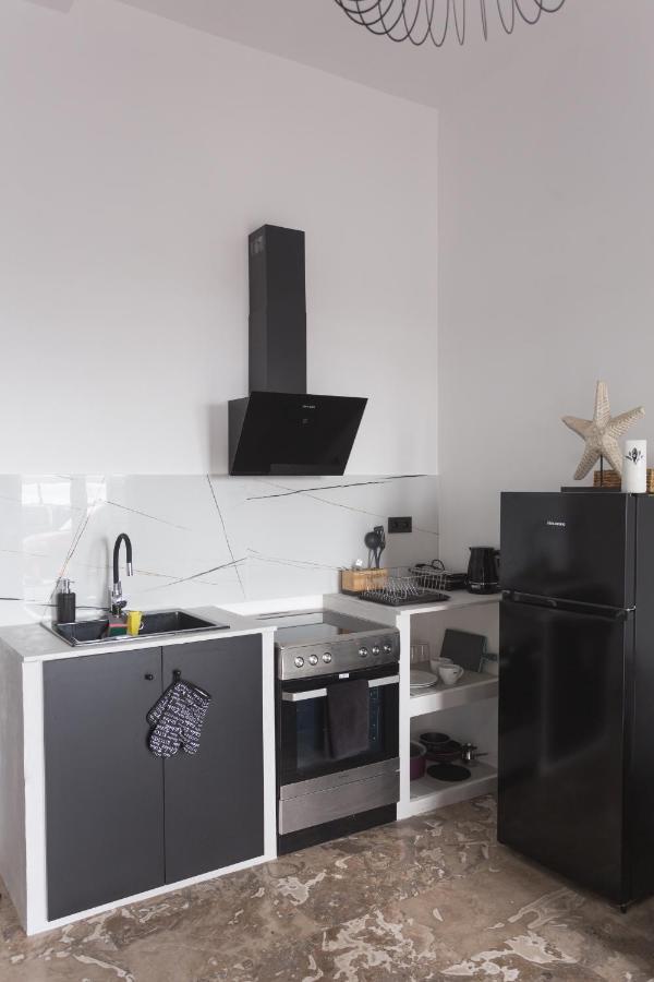 K Studios กาลามาตา ภายนอก รูปภาพ